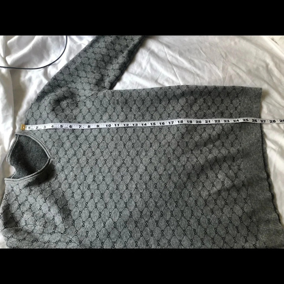 Pavini Infinity/Geometric V-Neck Sweater - Picture 4 of 5